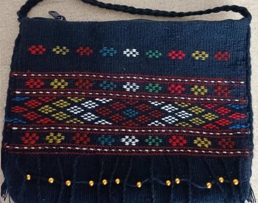 کیف گلیمی ترکمن با الگو های نمادین و بیان بصری پر قدرت